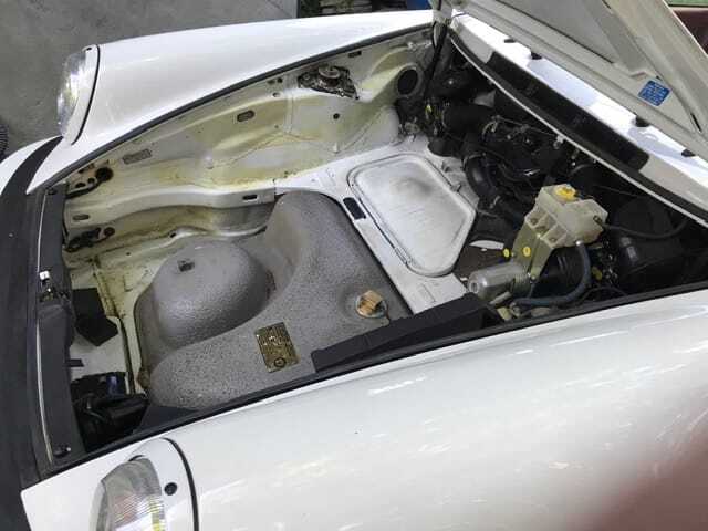 1988 Porsche 911 Carrera 17
